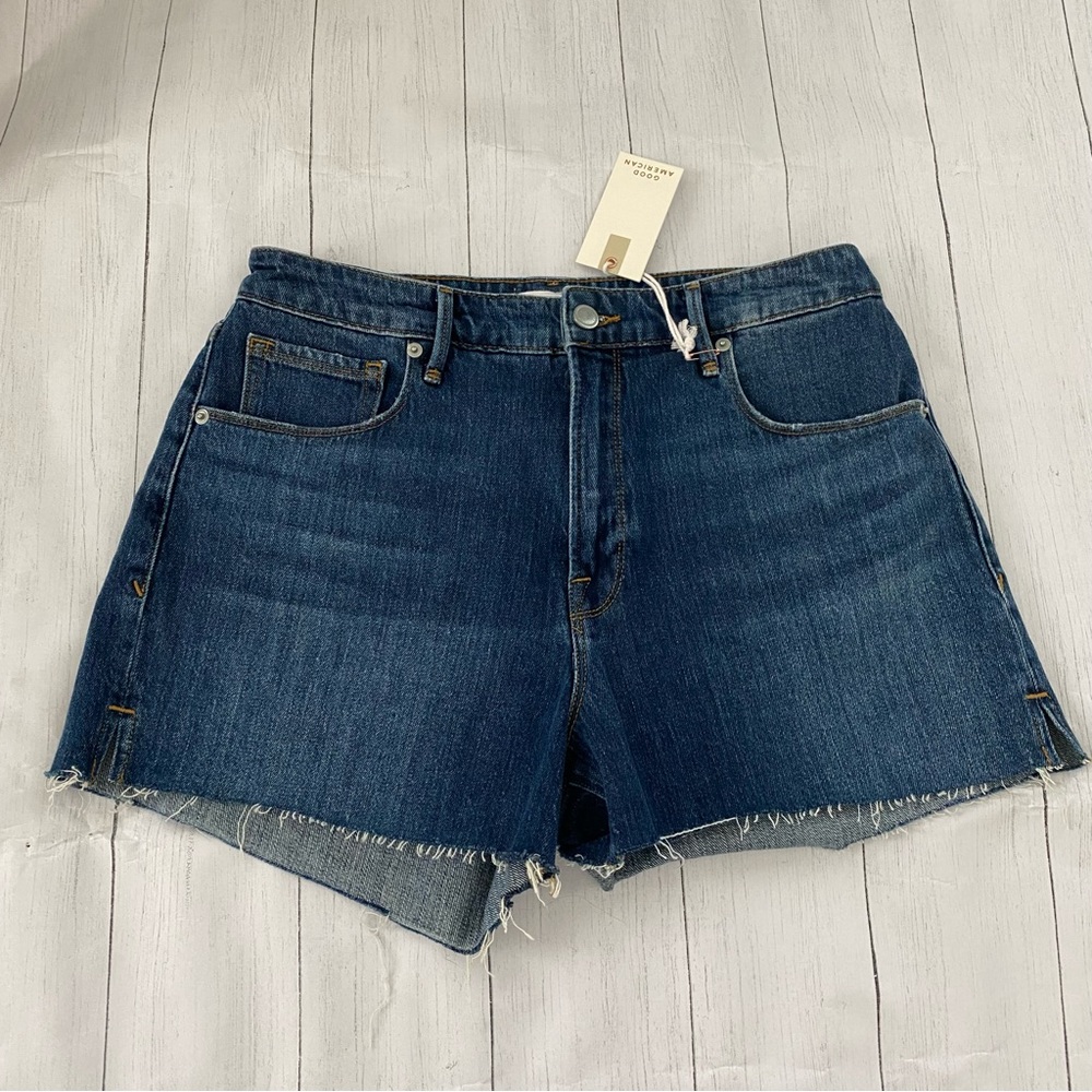 Brand new with tags Good American cutoff style jean shorts. Size 10/30